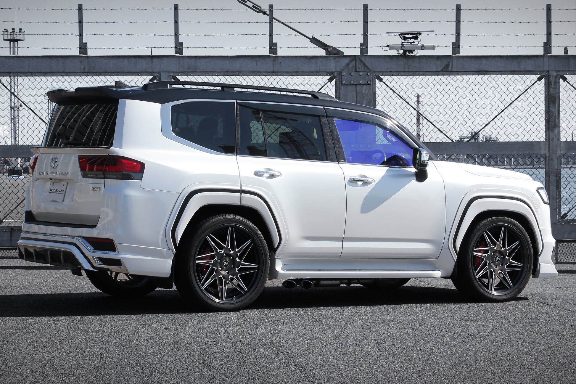 ランドクルーザー 300系 ROJAM(ロジャム)ランクル300 カスタムパーツ