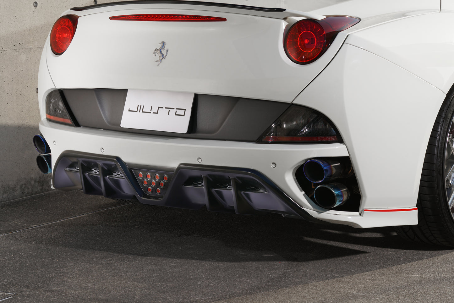 フェラーリ カリフォルニア ROJAM（ロジャム） JIUSTO（ジュスト） リアハーフスポイラー カスタムパーツ