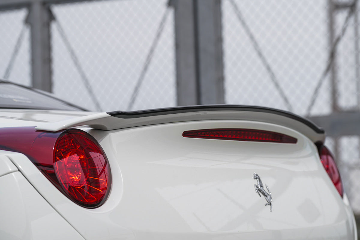 フェラーリ カリフォルニア ROJAM（ロジャム） JIUSTO（ジュスト） トランクスポイラー カスタムパーツ