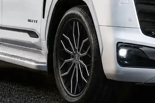 ランクル300 RT251-F2 ホイール装着アップ(合成イメージ)