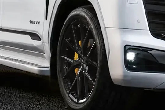 ランクル300 RT261-F1 ホイール装着アップ(合成イメージ)